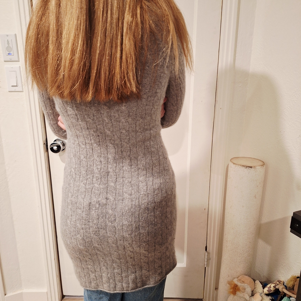 100% Cashmere Elegant Gray Women's Cardigan - Picture 3 of 5